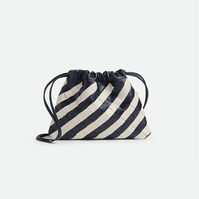 bottega veneta mini dustbag intrecciato leather drawstring crossbody pouch #816987